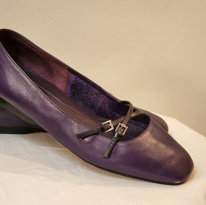 Enzo Angiolini loafers  size 7.5M purple 2 buckles on side good condition